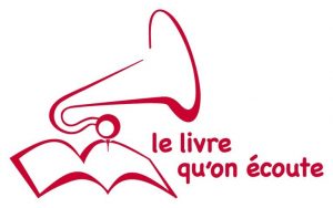 Logo de "livre qu'on écoute" écrit en rouge et un dessin qui représente un livre sur lequel il y a dessus le pavillon d'un phonographe.