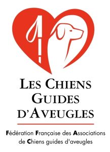 Logo des chiens guides d'aveugles, au dessous du nom il y a un coeur rouge dans lequelle il y a une canne blanche et un chien.
